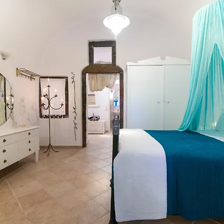 Santorini Paradise Cave Ия
