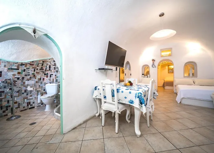 Santorini Paradise Cave Daire Oia