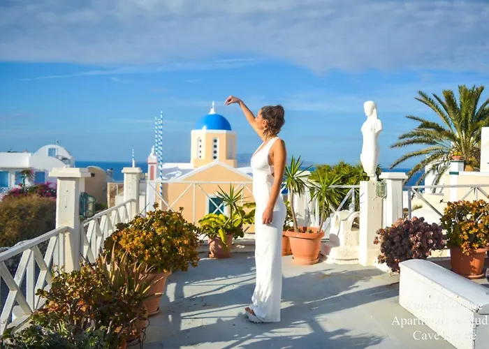 Santorini Paradise Cave Daire