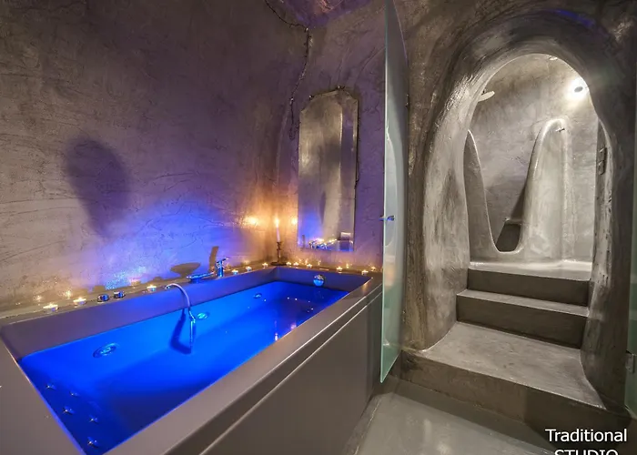 Santorini Paradise Cave Daire Oia