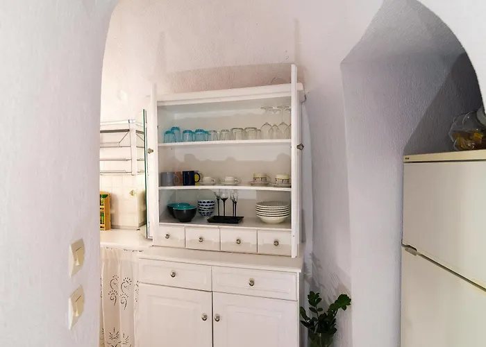 Santorini Paradise Cave * Oia