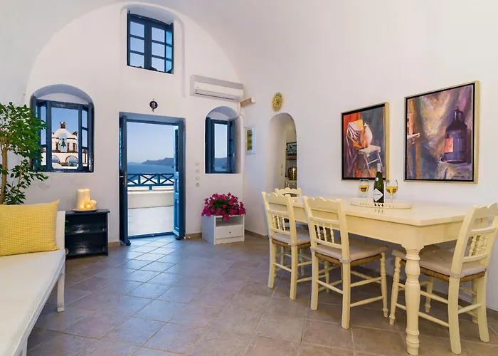 Santorini Paradise Cave Daire