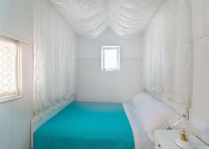 Santorini Paradise Cave Daire