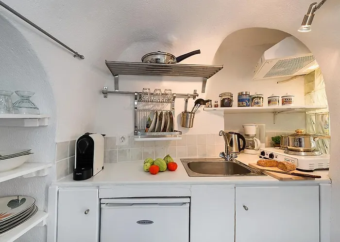 Santorini Paradise Cave Daire Oia