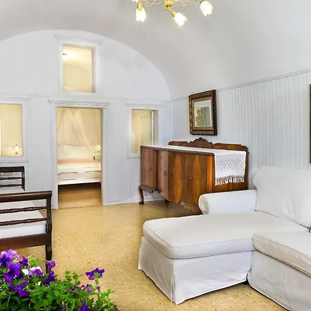 Santorini Paradise Cave Apartament *